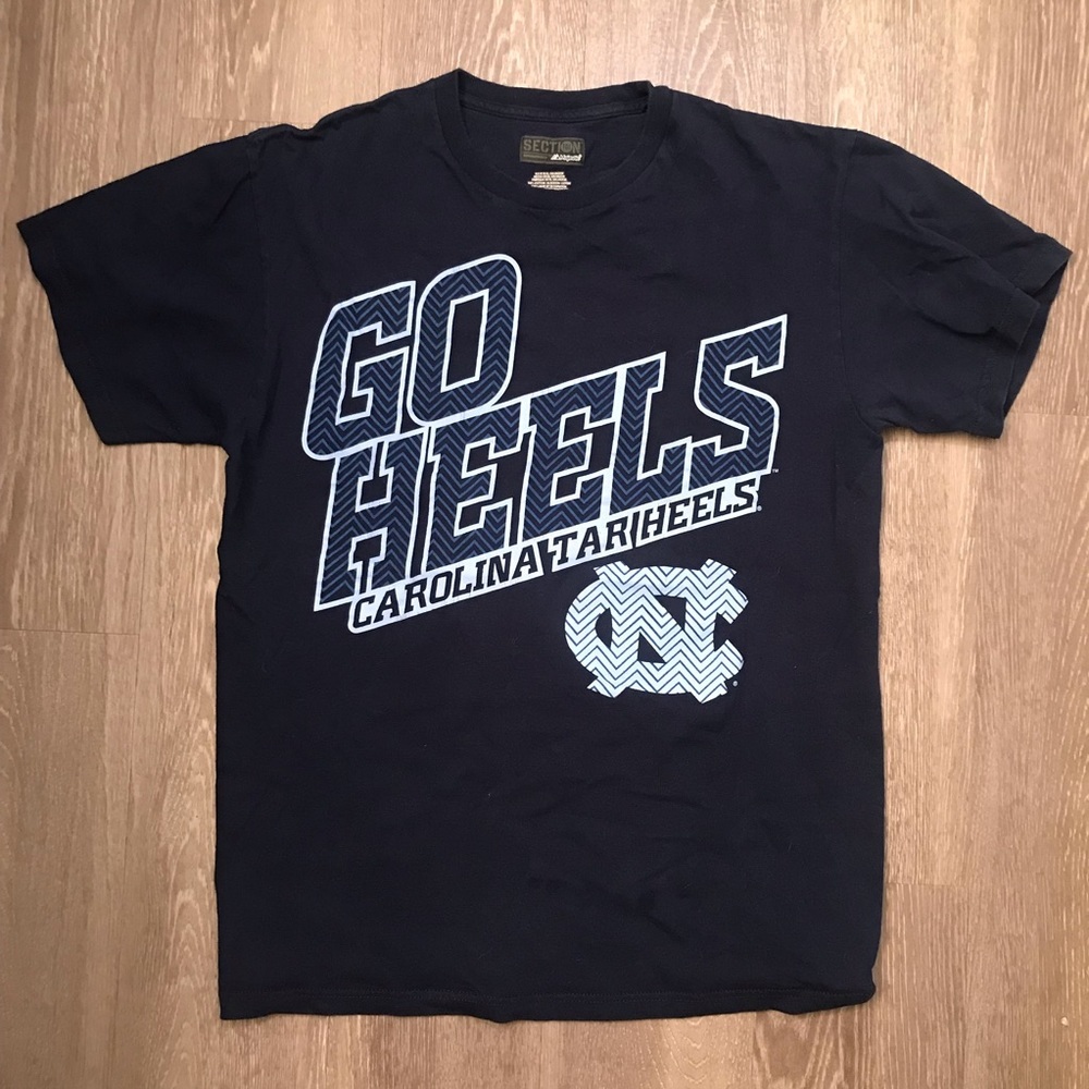 North Carolina Tar Heels‎ Majestic Section 101 Campus T-Shirt Men’s Size Medium​